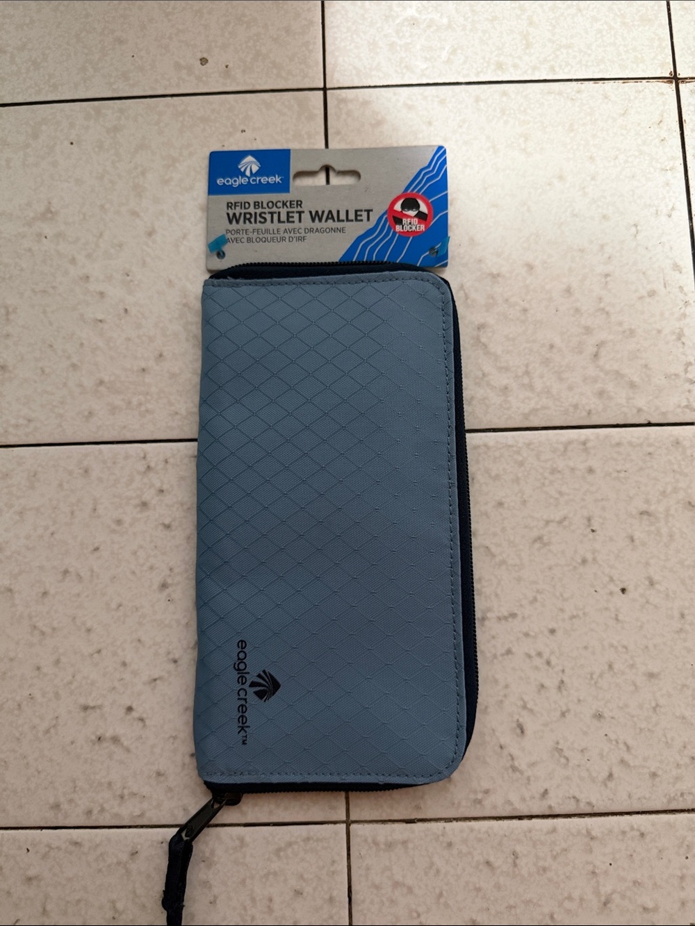 Eagle creek wristlet wallet arctic blue NWT